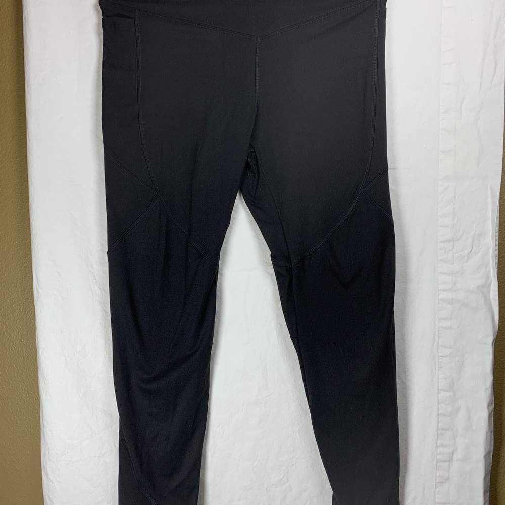Victoria’s Secret Leggings in Black. Women’s Medium. Comfortable Free Movement.